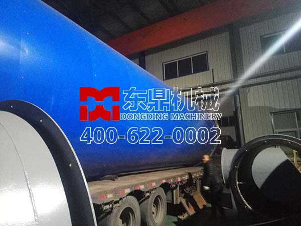 安徽木屑烘干機(jī)車間師傅裝貨